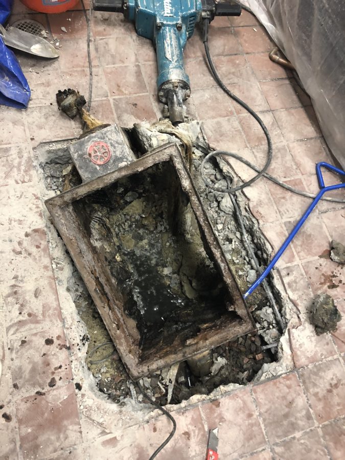 Broken Grease Trap Needing grease trap Repair