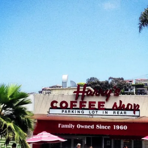 San Diego dining establishment with commercial kitchen which requires San Diego Grease Trap Cleaning, once in every three month